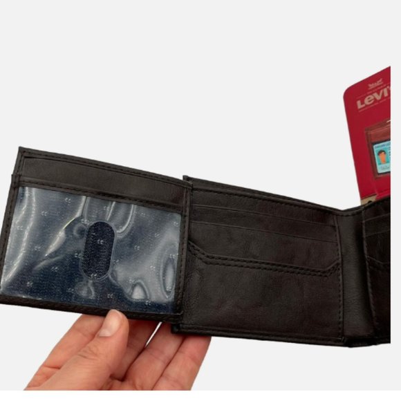 Levi's Men's RFID-Blocking Extended Bifold Wallet Brown/ Tan 2-ID Windows - Picture 12 of 13